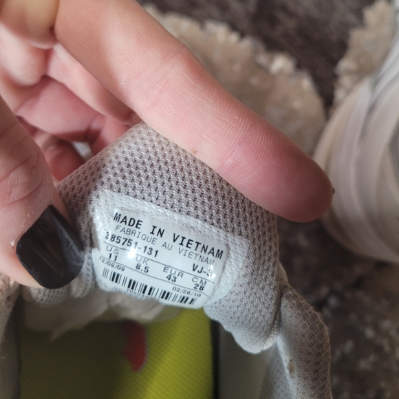 Nike shoes - Picture 8 of 8